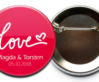 Hochzeit-Button Motiv 45 Red Love mit Nadelverschluss