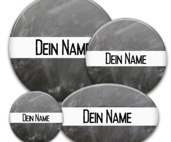 Namensbuttons im Design einer Kreidetafel bedrucken lassen