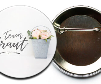 Junggesellinnenabschied Button #31 mit lachsfarbenen Rosen im Shabby Chic Stil