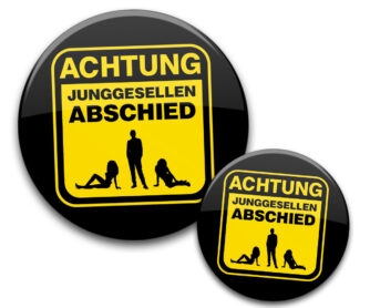 Buttons Achtung JGA Mann zwei Frauen