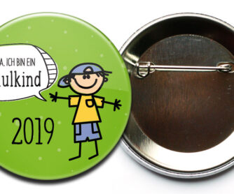 Button Hurra ich bin ein Schulkind 6 Junge grün mit Sicherheitsnadel