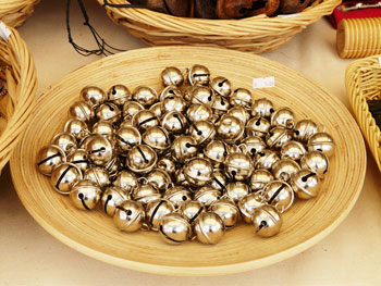 Schale mit Glöckchen für Kuss-Klingelspiel