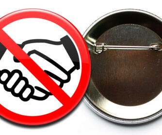 Kein Händeschütteln Button mit Sicherheitsnadel