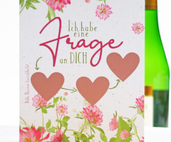 Die Rubbelkarte mit den 3 Rubbelherzen ist eine tolle Möglichkeit, Deine Freundin bei einem Sekt zu fragen, ob Sie Deine Trauzeugin werden möchte.