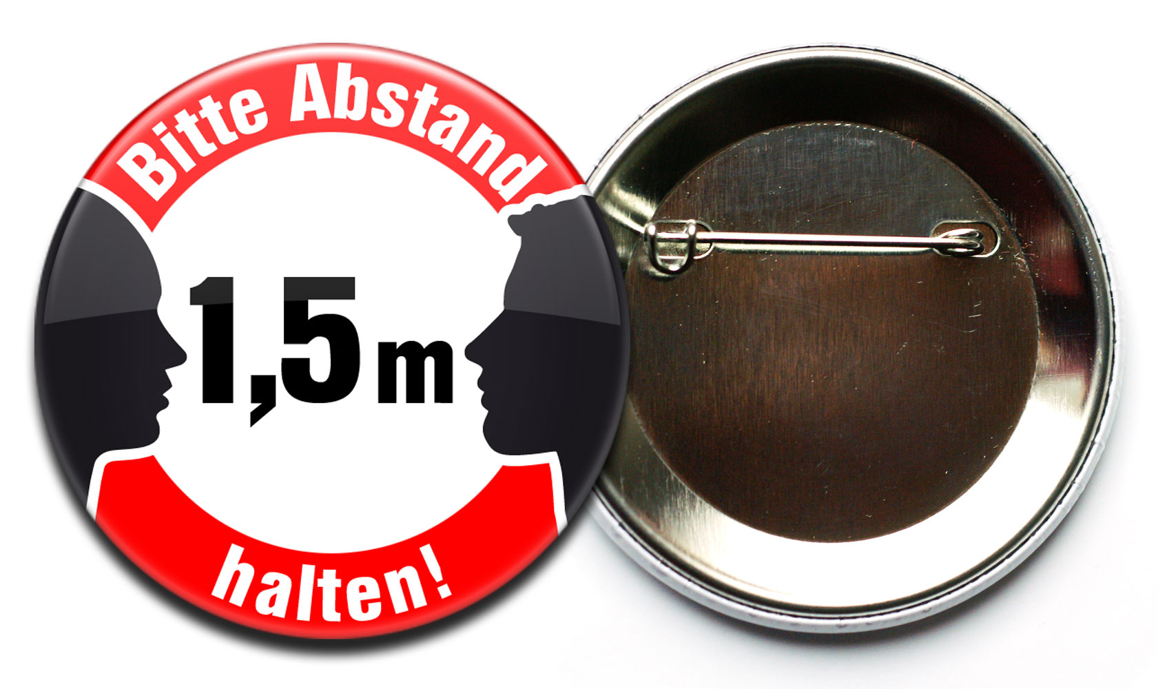 Der Bitte 1,5 m Abstand halten! Button wird mit einer Sicherheitsnadel befestigt.