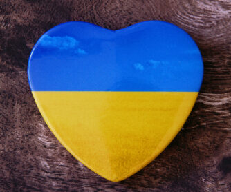 Ukraine Herz Button Wolken Kornfeld