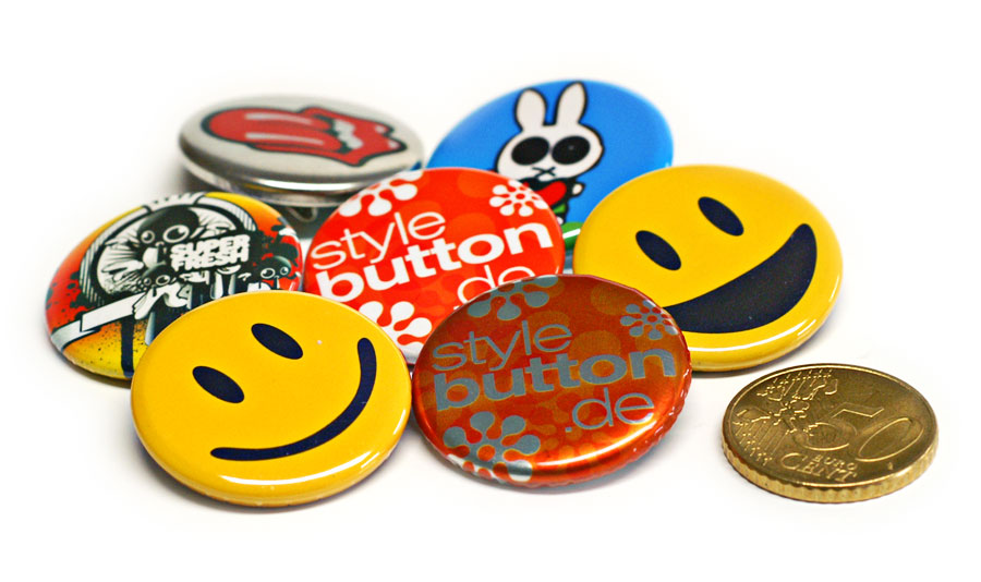 viele runde 32 mm Buttons
