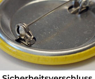 Der Sicherheitsverschluss des 37-mm Buttons ist mit einem drehbaren Riegel gesichert.